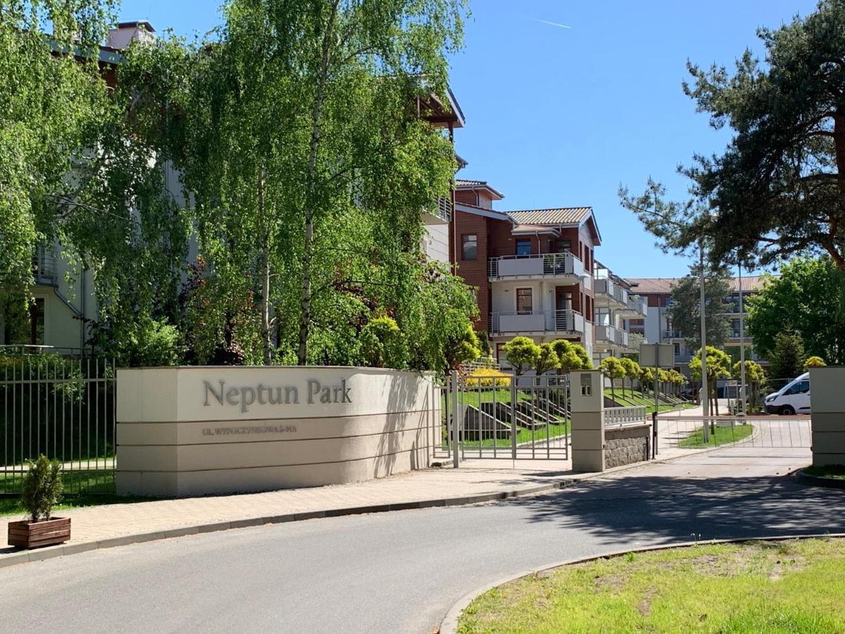 Broadway - Neptun Park By Oneapartments Danzica Esterno foto